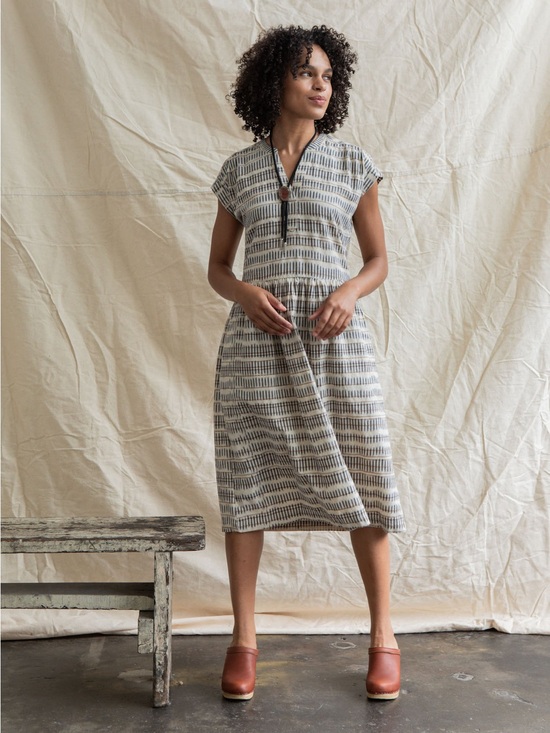 Bridge & Burn Dresses & Skirts - Bridge & Burn The Ira Midi Dress in Mushroom Ikat Stripe Organic Cotton Size XS